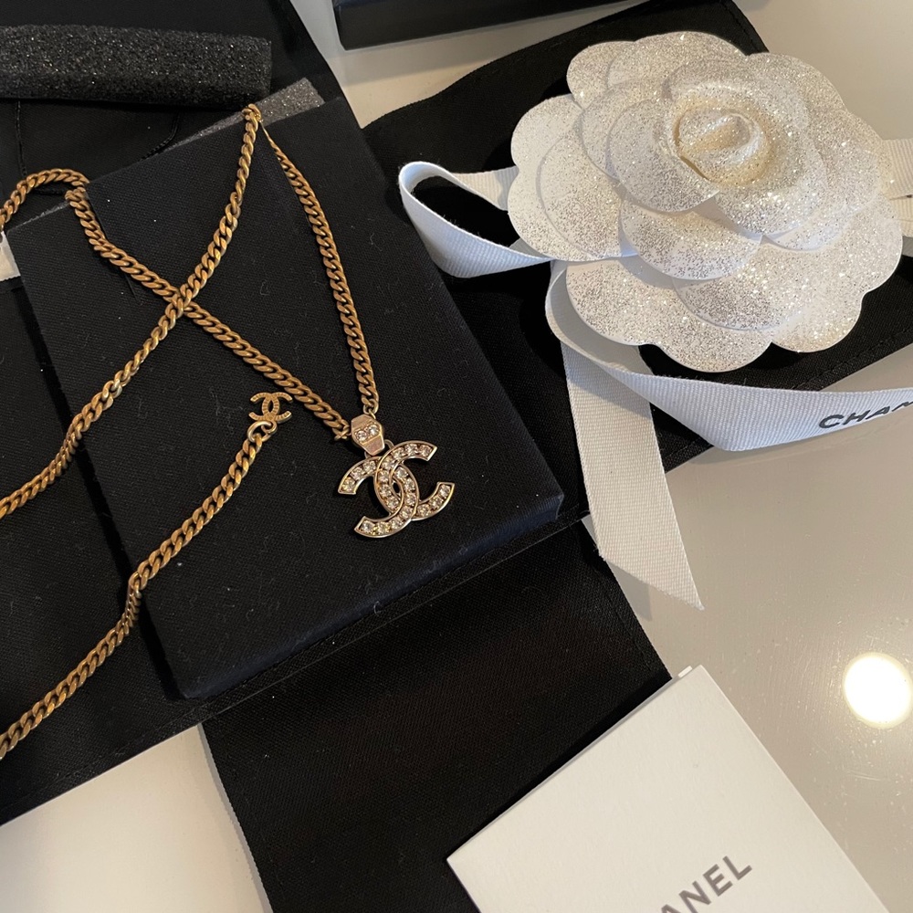 💯 Chanel Crystal Studded 2 in 1 Necklace ✨
